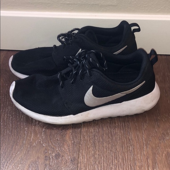 Nike Roshe One - Picture 4 of 4